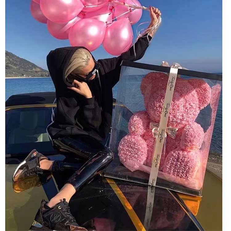 Rožių gėlių meškiukas